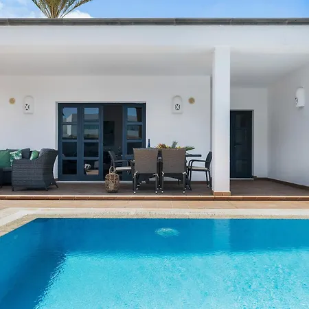 Вилла Mamma Mia 2 *